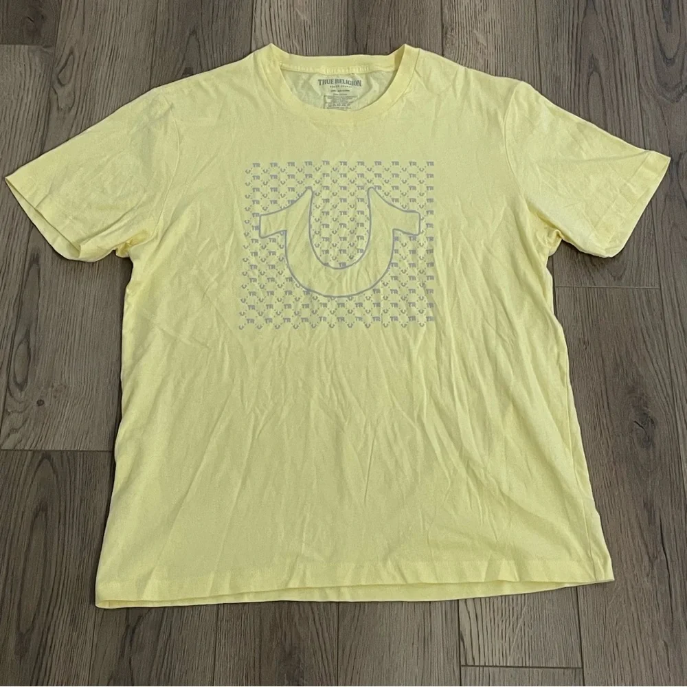 True Religion Yellow T-Shirt‎ All Over Logo Print